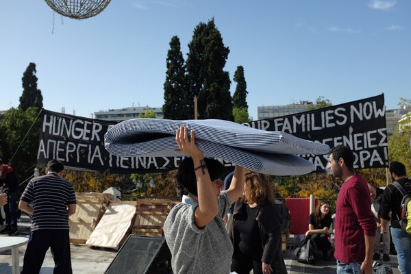 Σταμάτησαν την απεργία πείνας οι πρόσφυγες στο Σύνταγμα