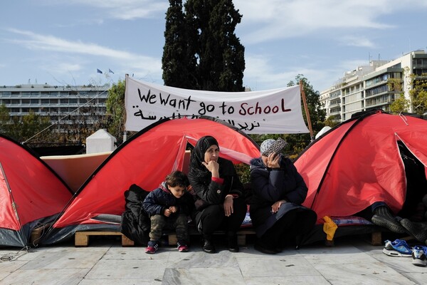 Σταμάτησαν την απεργία πείνας οι πρόσφυγες στο Σύνταγμα