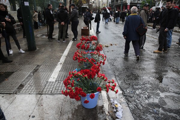Σε εξέλιξη από το Πολυτεχνείο προς την αμερικανική πρεσβεία - Δρακόντεια μέτρα ασφαλείας