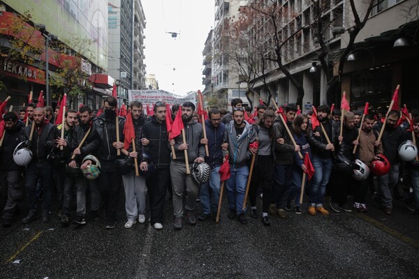 Σε εξέλιξη από το Πολυτεχνείο προς την αμερικανική πρεσβεία - Δρακόντεια μέτρα ασφαλείας