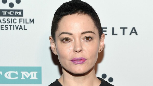 Η Rose McGowan κατηγορείται για κατοχή κοκαΐνης αλλά η ίδια αφήνει υπόνοιες ότι έχει πέσει θύμα πλεκτάνης
