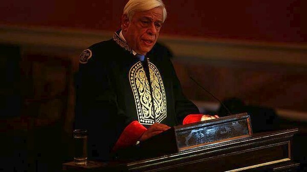 Ο Προκόπης Παυλόπουλος αναγορεύτηκε Επίτιμος καθηγητής του Πανεπιστημίου Αθηνών