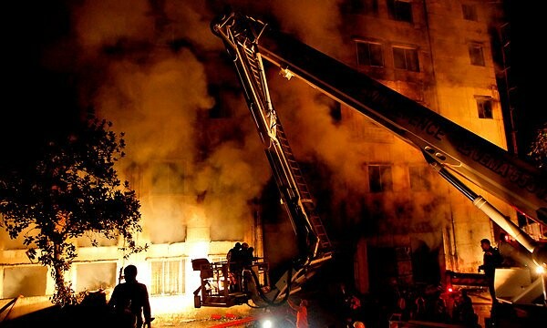 120 νεκροί από φωτιά σε εργοστάσιο ενδυμάτων στο Μπαγκλαντές