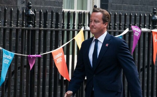 Ο σουρεάλ ανασχηματισμός του David Cameron.
