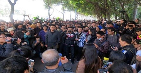 Σπάνια διαδήλωση Κινέζων υπέρ της ελευθερίας του Τύπου
