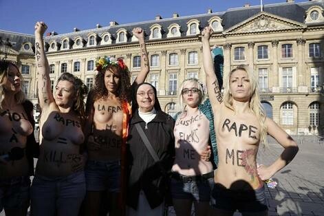 Παρίσι: Μια καλόγρια είναι στο πλευρό των FEMEN!
