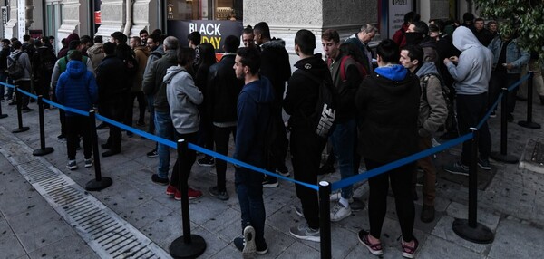 Black Friday: Ουρές από τα ξημερώματα σε Αθήνα και Θεσσαλονίκη