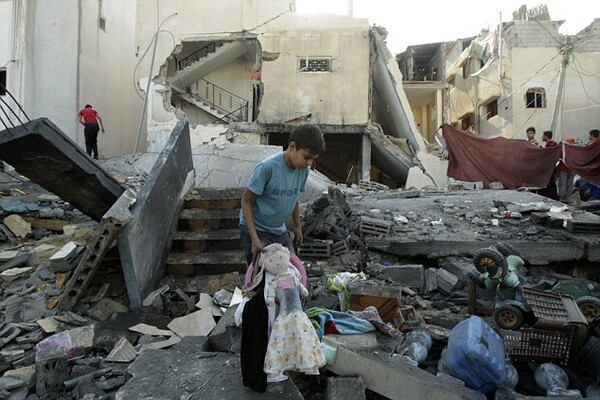 Γάζα: Εκτέλεσαν και έσυραν στους δρόμους «κατασκόπους» του Ισραήλ