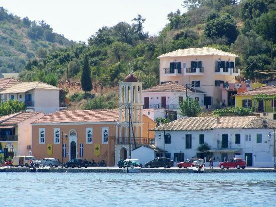 Διαψεύδει το υπ. Οικονομικών ότι ζήτησε η Τρόικα να εκκενωθούν τα νησιά με μικρό πληθυσμό