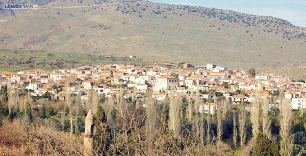 Γέμισαν το σπίτι και το αυτοκίνητο του με συνθήματα υπέρ της Χρυσής Αυγής