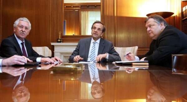 Σε εξέλιξη η συνάντηση των τριών