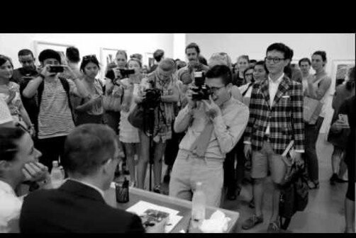 Sartorialist: Υπογράφει το πρώτο του βιβλίο στη Νέα Υόρκη και ανακαλύπτει το instagram στην Κορσική