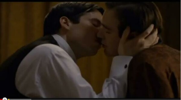 Νέα λογοκρισία: η ΝΕΤ έκοψε αυτό το gay φιλί στο Downton Abbey