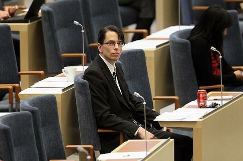 Ακροδεξιός βουλευτής στη Σουηδία έπαιρνε επίδομα διανοητικά ανάπηρου