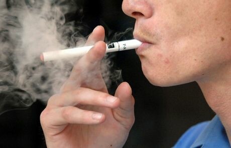 Το ηλεκτρονικό τσιγάρο βλάπτει τους πνεύμονες