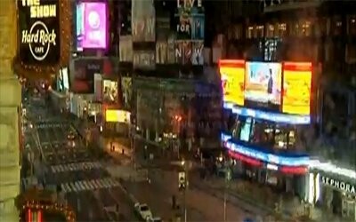 Η Times Square ξαναζωντανεύει μετά τον τυφώνα Sandy