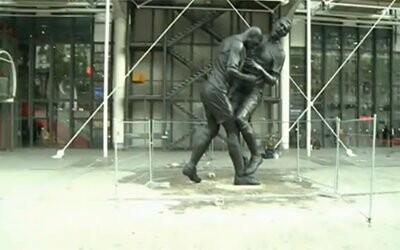 Η διάσημη «κεφαλιά» του Zιντάν έγινε άγαλμα