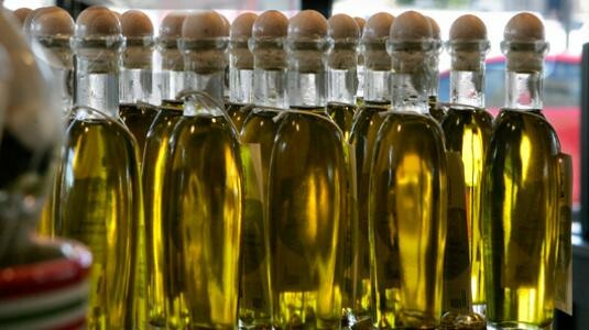 Τέλος το χύμα λάδι στα εστιατόρια