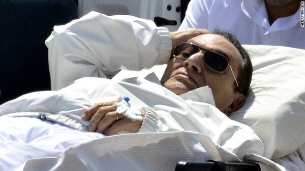 Eντολή για υπό όρους απελευθέρωση του Μουμπάρακ