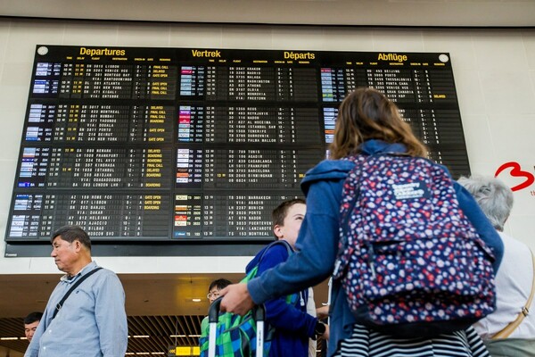 Το Βέλγιο απαντά στις καταγγελίες για τους ελέγχους Ελλήνων ταξιδιωτών στα αεροδρόμια της χώρας