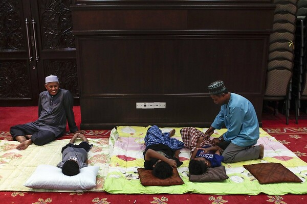 Χιλιάδες ανήλικοι Μουσουλμάνοι στην παραδοσιακή τελετή μαζικής περιτομής