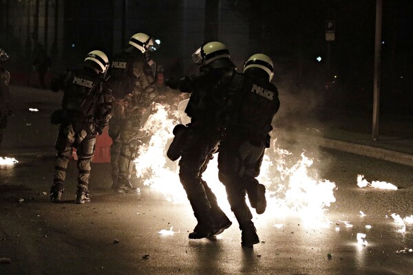 Φωτογραφίες από τα σοβαρά επεισόδια στο ΑΠΘ στη Θεσσαλονίκη