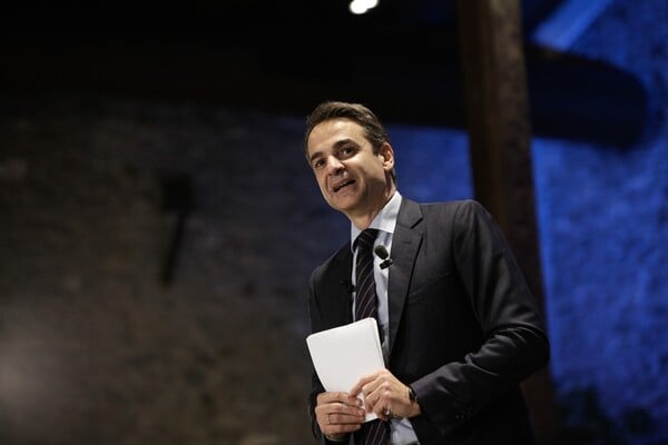 Προσυνέδριο ΝΔ - Μητσοτάκης εναντίον κυβέρνησης για πλειστηριασμούς και Σαουδική Αραβία