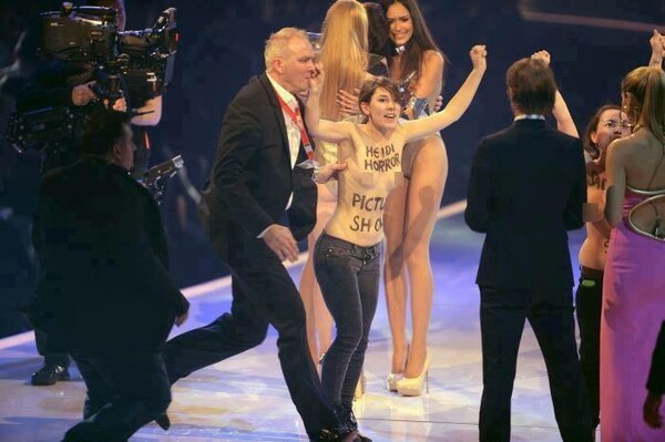 Διαμαρτυρίες των FEMEN στον τελικό του Next Top Model