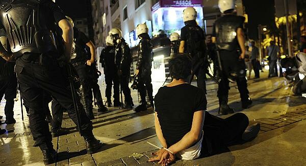Χίλιες συλλήψεις διαδηλωτών ανακοίνωσε η τουρκική αστυνομία