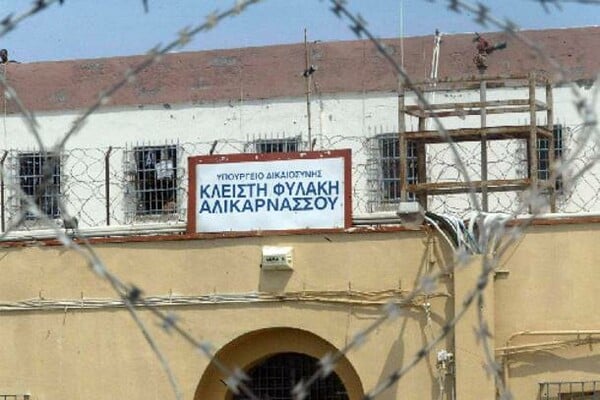 12 χρόνια φυλακή σε πρώην νομάρχη, για υπεξαίρεση