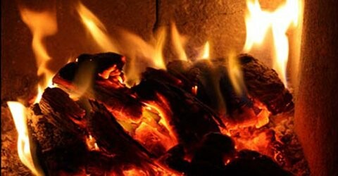 Μια 12ωρη τηλεοπτική εκπομπή με ένα τζάκι που καίει