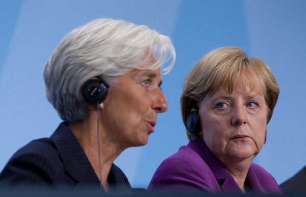Handelsblatt: «Καλό θα ήταν να άκουγε η Μέρκελ το ΔΝΤ»
