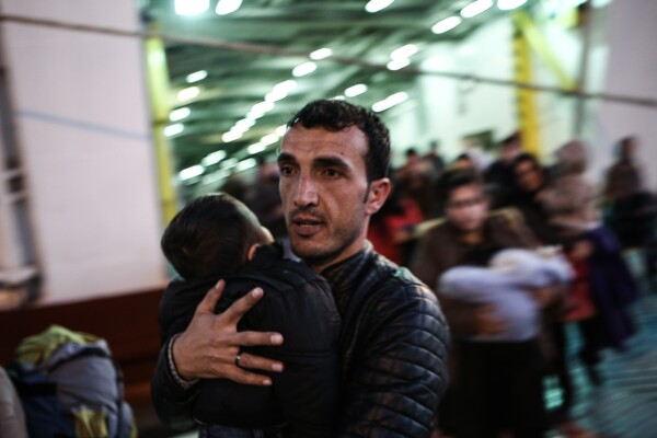 Το τελευταίο 24ωρο αναχώρησαν από τη Λέσβο 408 πρόσφυγες και μετανάστες