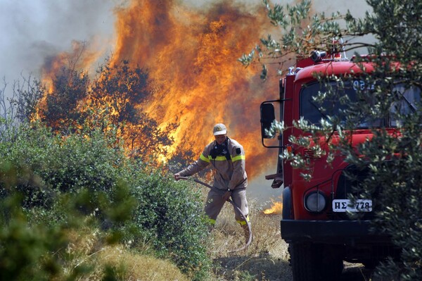 Μεγάλη πυρκαγιά στο Ηράκλειο Κρήτης