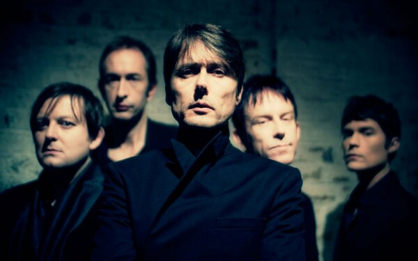 Ακούστε τους νέους Suede