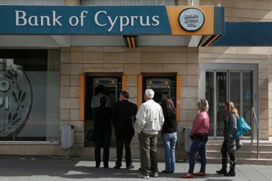 Στα 600 ευρώ το όριο ανάληψης στα κυπριακά υποκαταστήματα
