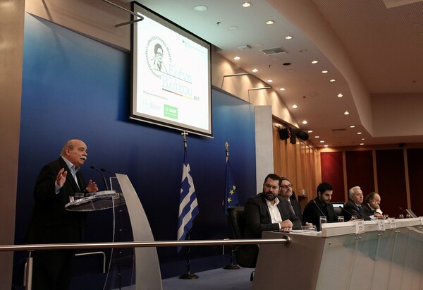 Ποιοι δημοσιογράφοι βραβεύθηκαν με το βραβείο «Ελένη Βλάχου 2017»