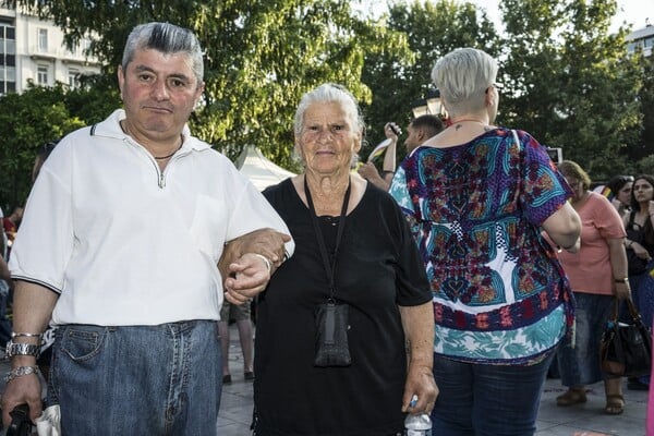 Το μεγάλο πάρτι του Pride στο Σύνταγμα: Βίντεο και φωτογραφίες από την γιορτή αγάπης στην Αθήνα
