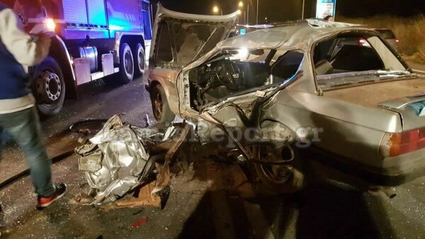Δύο νεκροί σε τροχαίο στη Λαμία - Μηχανή «καρφώθηκε» σε αυτοκίνητο