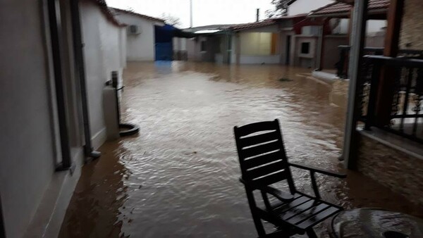 Πλημμύρισαν σπίτια και δρόμοι στη Ροδόπη