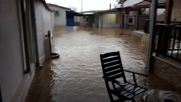 Πλημμύρισαν σπίτια και δρόμοι στη Ροδόπη