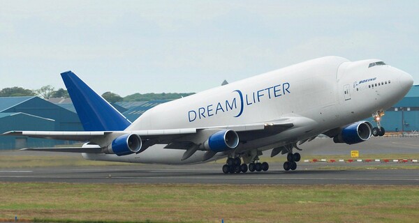 Τεράστιο Boeing 747 προσγειώθηκε σε μικροσκοπικό αεροδρόμιο κατά λάθος