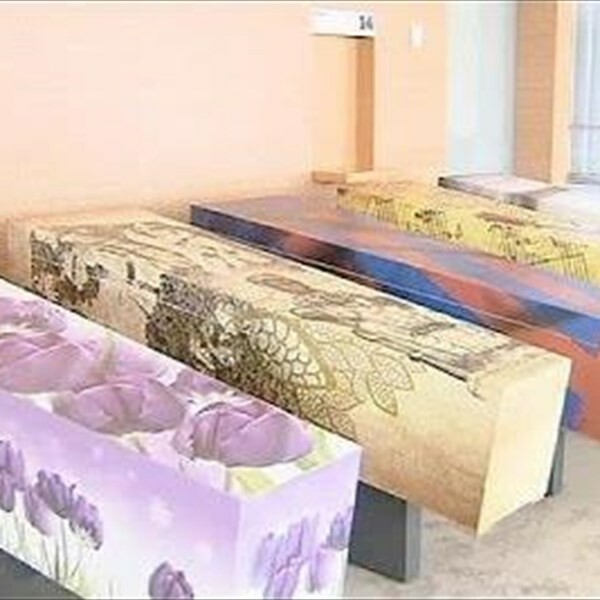 "Χαρούμενα" φέρετρα στην Ισπανία