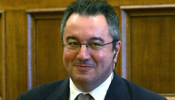 Μόσιαλος: «Τα ΜΑΤ δεν μπορούν να καλύπτουν την απουσία πολιτικής»