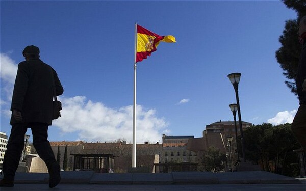 Είναι επίσημο: Η Ισπανία βγαίνει από το μνημόνιο