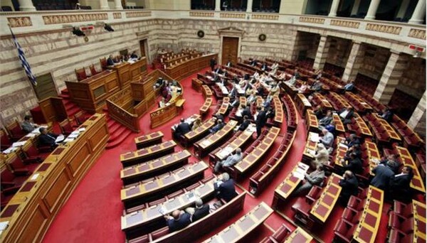 Σήμερα στη Βουλή η τροπολογία για τη χρηματοδότηση των κομμάτων