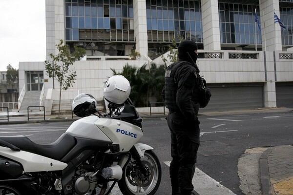 Κοντονής: Οι τρομοκράτες πυροβόλησαν τον φύλακα στο Εφετείο