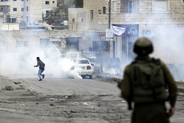Νεκρός 17χρονος Παλαιστίνιος από πυρά Ισραηλινών στρατιωτών στη Δυτική Όχθη