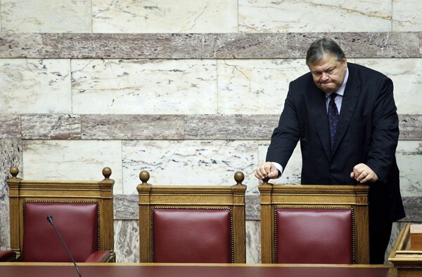 Κυβερνητικοί τριγμοί για τους άστεγους