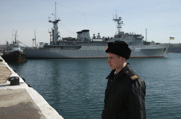 Τώρα: Ένοπλοι κατέλαβαν ουκρανική κορβέτα